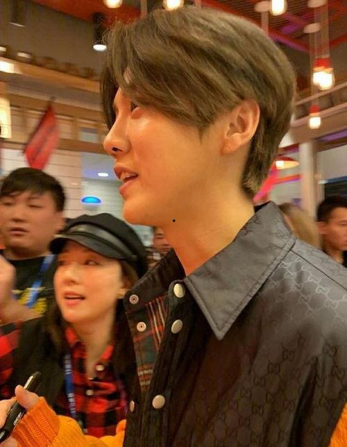 鹿晗最新动态爆料图片,揭秘他的神秘生活瞬间